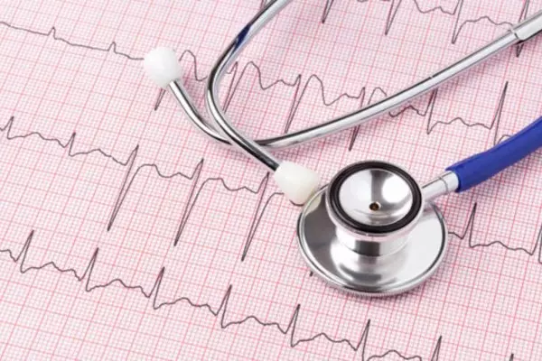 Tim đập nhanh ở phụ nữ tuổi 50 có phải rối loạn nhịp tim?